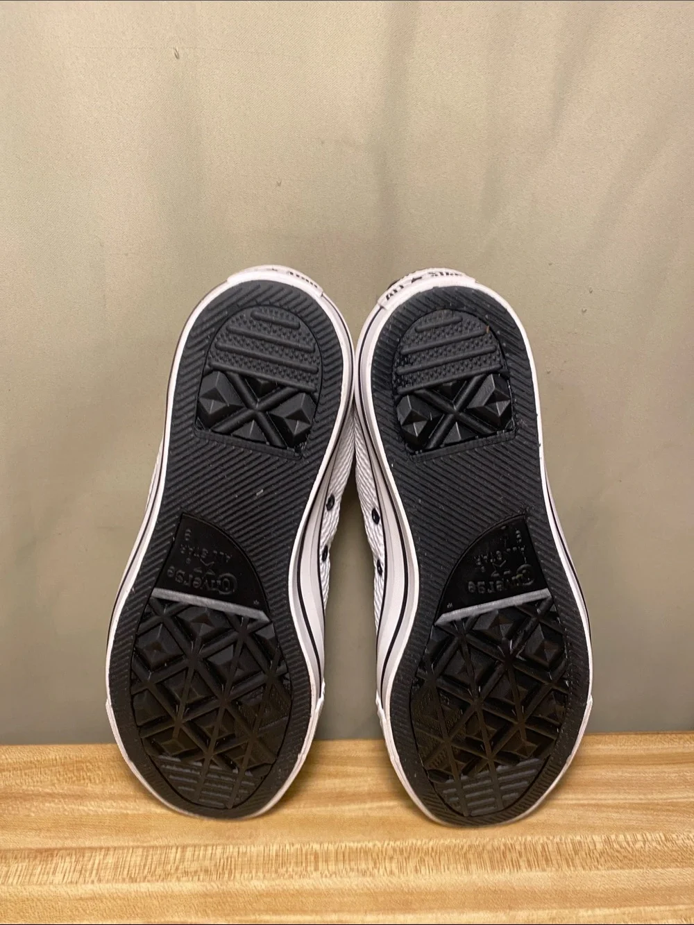 Converse this item